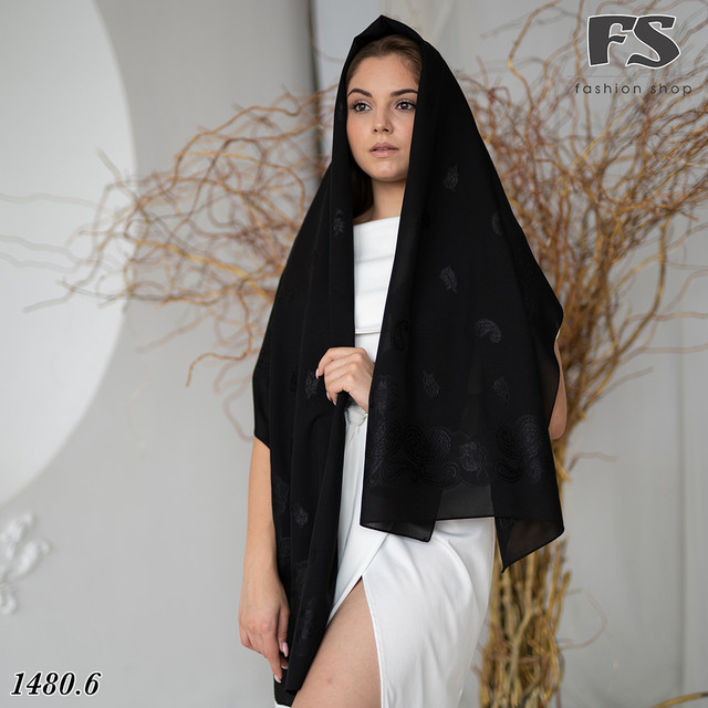 чорний шовковий шарф