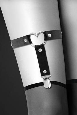 Гартер на ногу Bijoux Pour Toi — WITH HEART Black, сексуальна підв'язка з сердечком, екошкіра