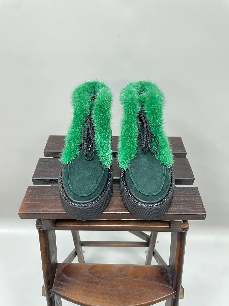 Стильные женские лоферы из натуральной замши, зеленые с опушкой из норки. Замшевые туфли для женщин зимние - фото 5 - id-p1675663964