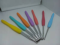 Комплект крючков для плетения 7 шт. (2,5 мм-6 мм), с разноцветными ручками
