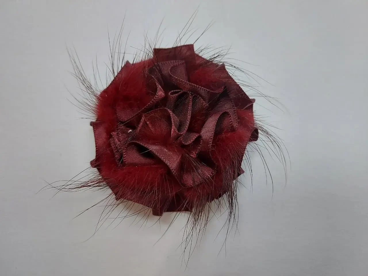 Нашивка для броші, помпон у вигляді квітки з хутра норки, колір червоний, фото 1