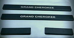 Захист порогів - накладки на пороги Jeep GRAND CHEROKEE III c 2004 р. (Premium carbon)
