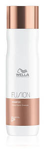 Шампунь для інтенсивного відновлення волосся Wella Fusion Shampoo 250мл.