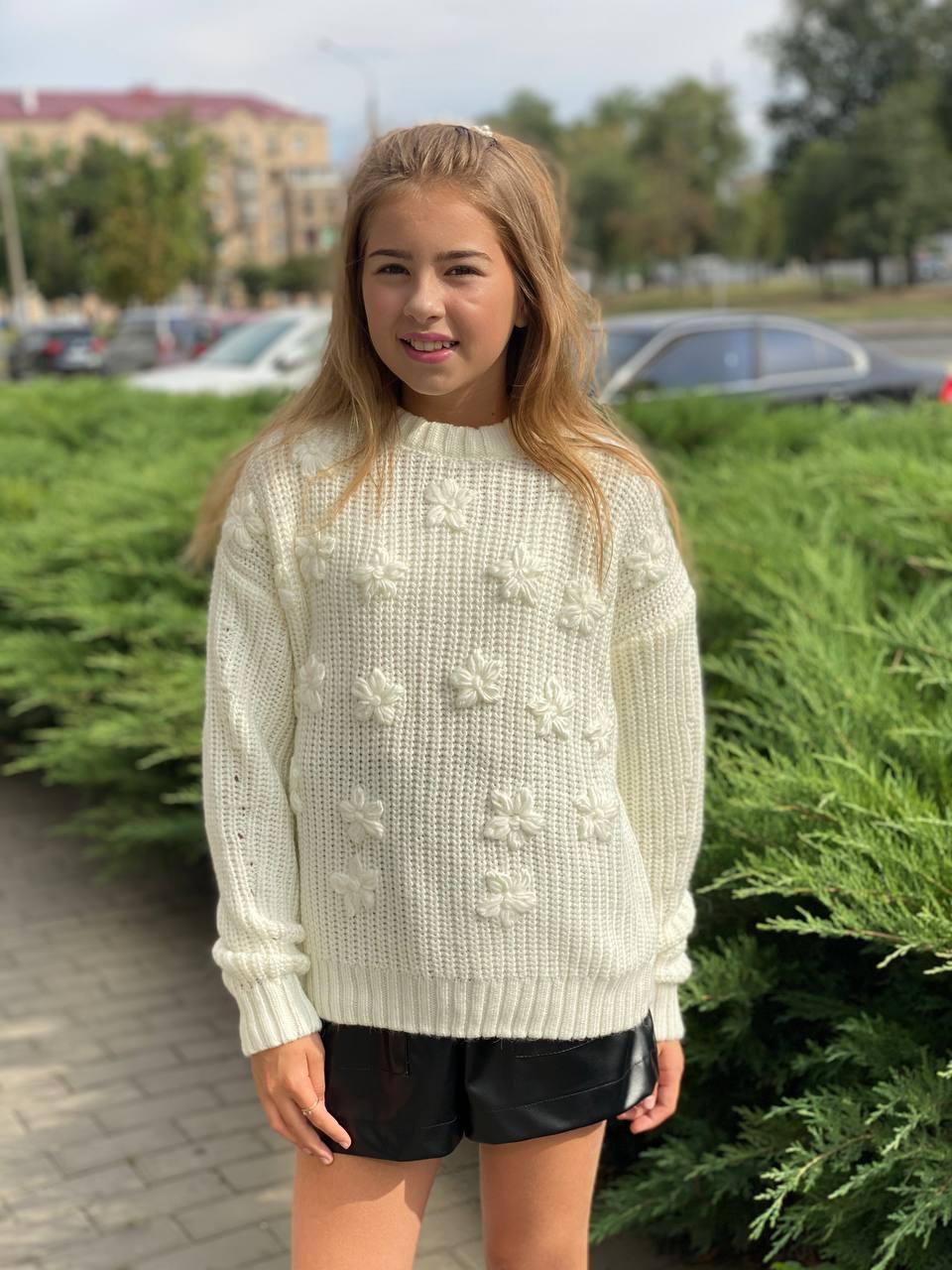 Дитячий трикотажний светр з квітами для дівчинки р. 128-152, фото 1