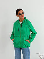 Женская ветровка свободного кроя с карманами куртка с капюшоном Зеленая