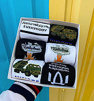 Набор носков подарочный мужской 6 пар носков с принтами в коробке Размер 40-45 Разные цвета