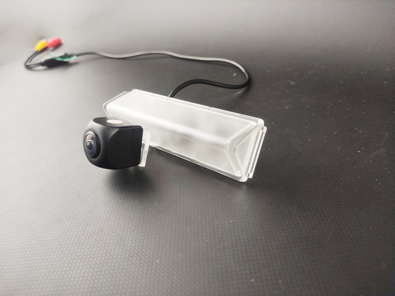 Штатна камера заднього виду Toyota Camry / Daihatsu Altis 2007-2011 AHD