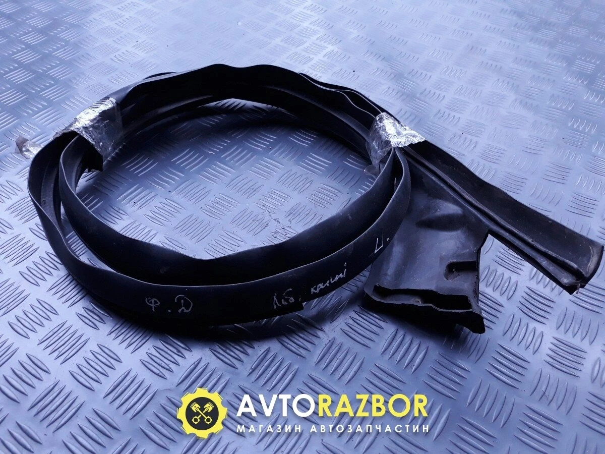 Молдинг уплотнитель лобового стекла левый на Фиат Добло Карго 119, 223 ...