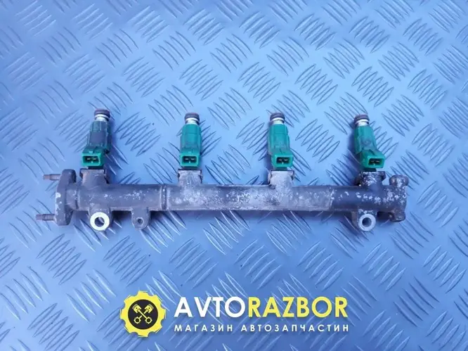Топливная рампа с топливными форсунки на 1.3 12V Hyundai Accent 1994 ...