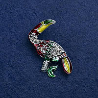 Брошка Тукан сріблястий метал, емаль і стрази 45х40мм + - купити біжутерію оптом в інтернеті