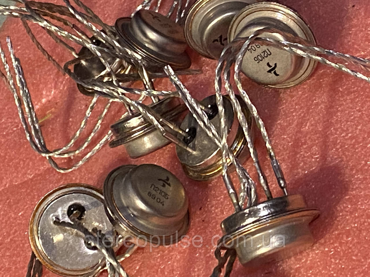 Транзистор П210Б Ge pnp 50В 12А, цена 25 грн - Prom.ua (ID#1676506870)