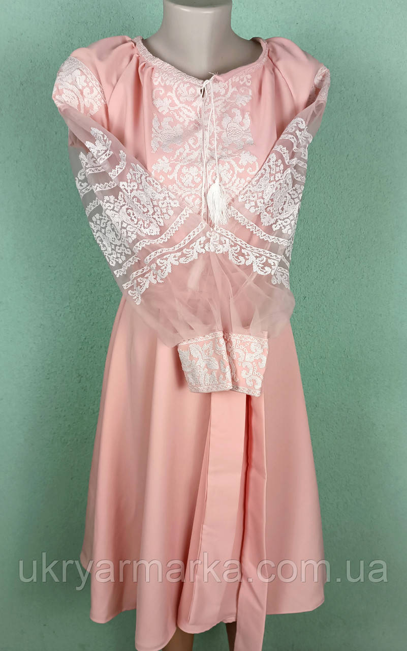 Ніжне вишите плаття "Ранковий серпанок"