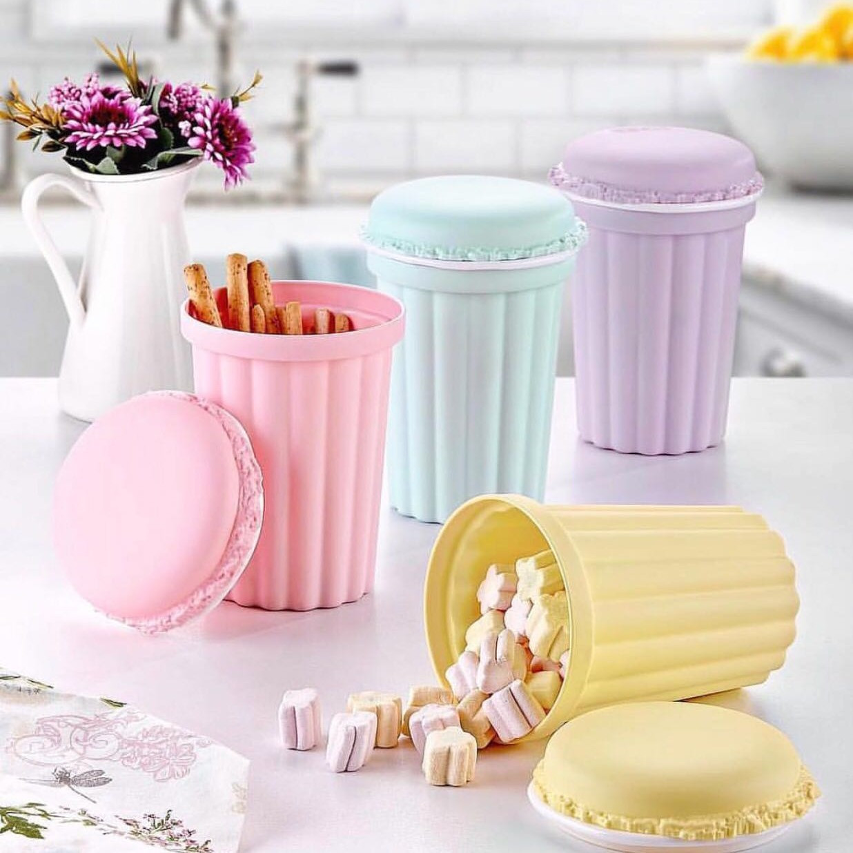 Декоративний пластиковий контейнер для продуктів Macaron 0.9л, LV-107