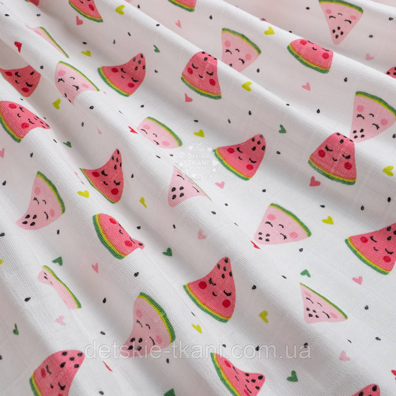 Муслін в квадратики "Частинки кавуна і сердечка" на білому, ширина 160 см, фото 1