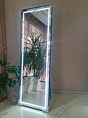 Дзеркало квадратне з підсвіткою чорне