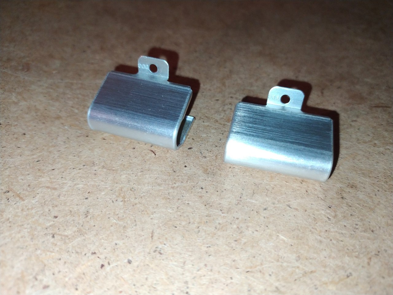 HP Pavilion G7-1000 заглушки петель бу