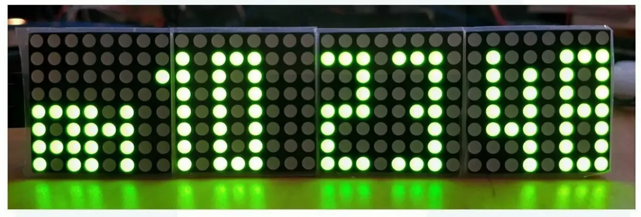 Світлодіодна матриця. Матричний модуль MAX7219. 4 сегменти 8х8 — зелений