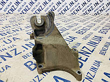 Крийнштейн опори двигуна справа Mercedes W221, W204, W212 A272234604