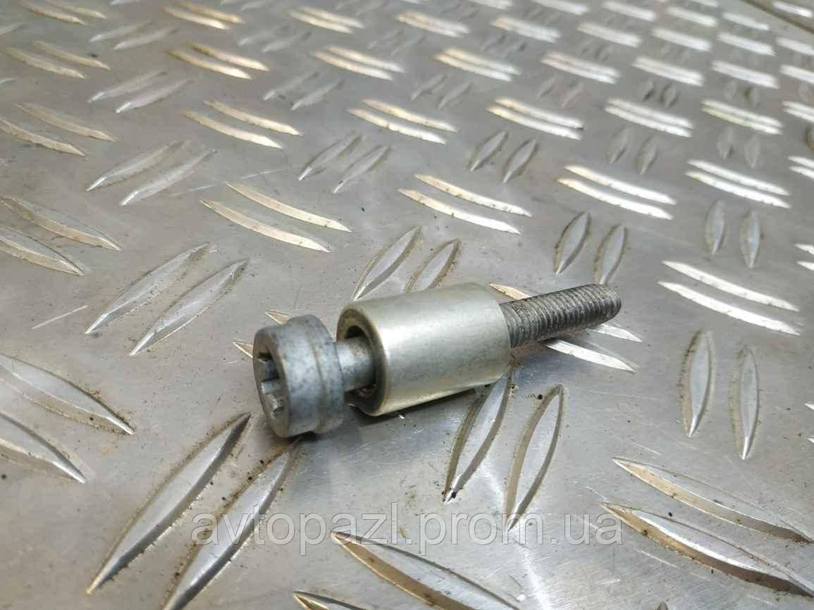 Купить KU5277 LR073663 болт впускного коллектора Land Rover Range Rover ...