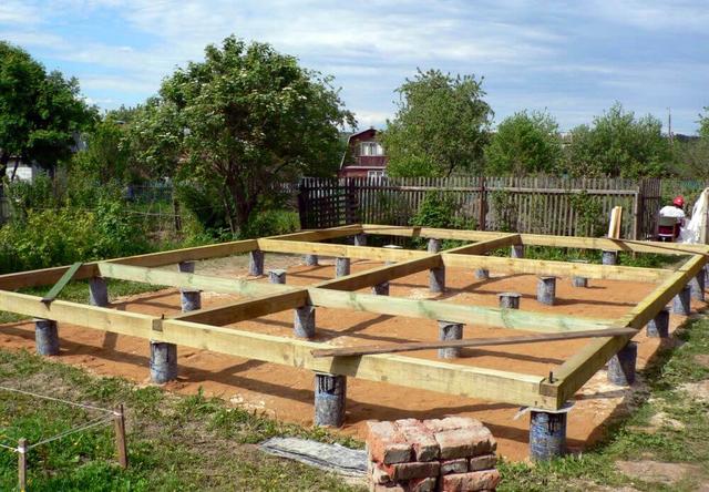 fundament-iz-brusiev