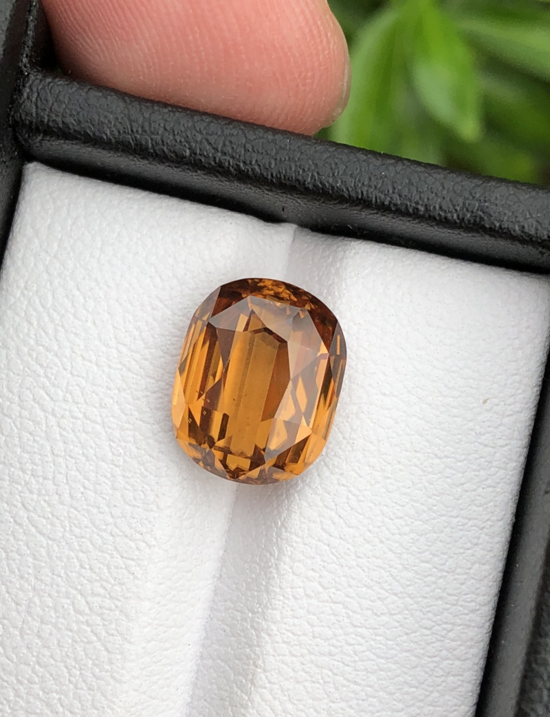 Натуральний Великий Цикон 9.15 Ct. 11.7 x 9.3 x 6.9mm