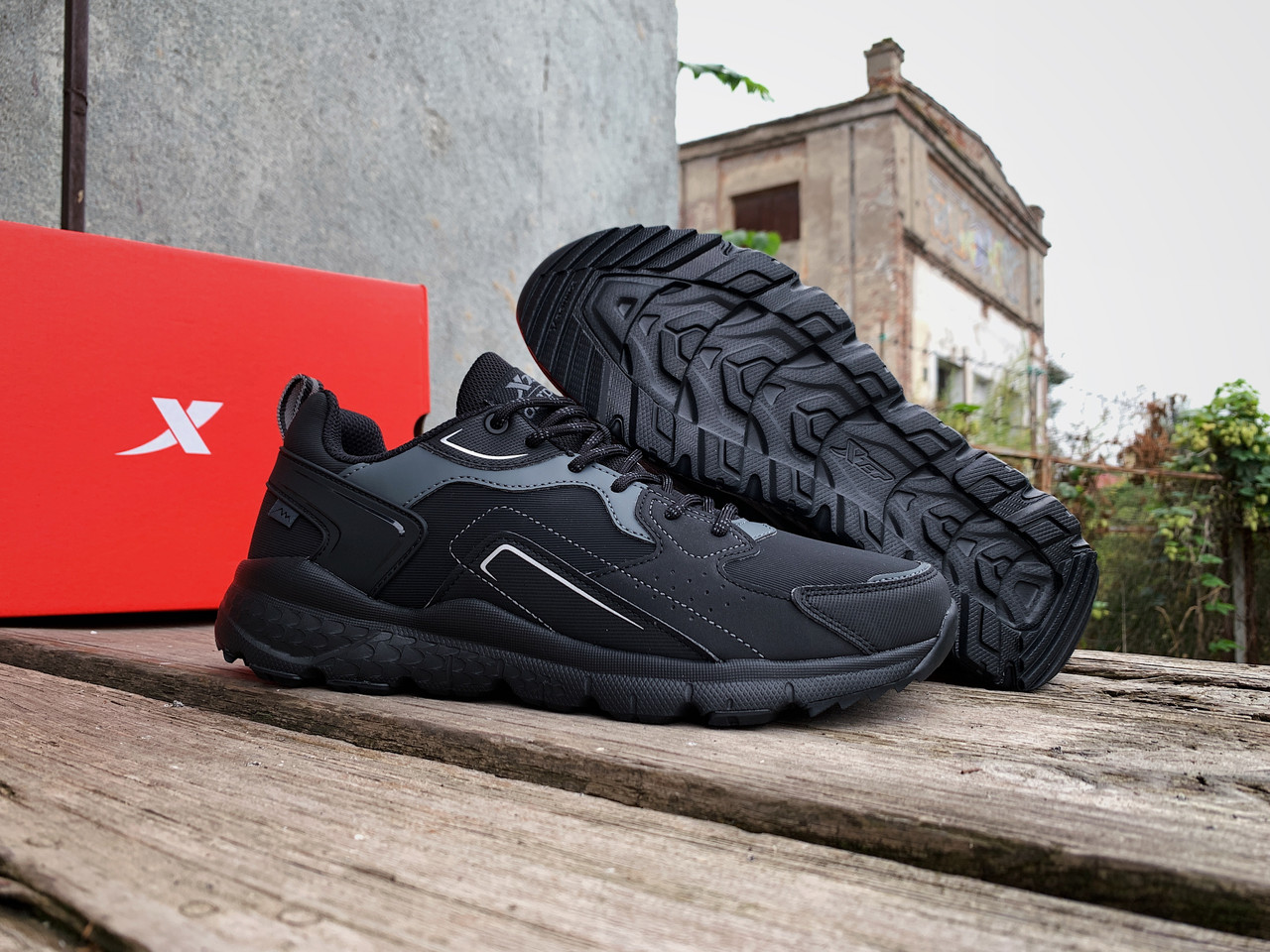 Чоловічі кросівки Xtep Outdoor 979319170007 водонепроникні