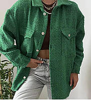 Твидовая женская рубашка пиджак зелёная с накладными карманами на пуговицах равная снизу