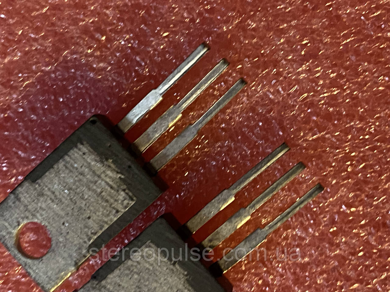 Мікросхема КРЕН8В 15Вольт 1.5А: продажа, цена в Чернигове. Микросхемы ...