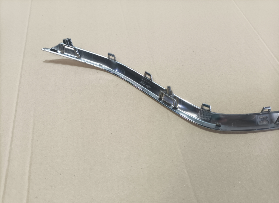 Накладка решетки (хром) Renault Kadjar Рено Каджар (2019