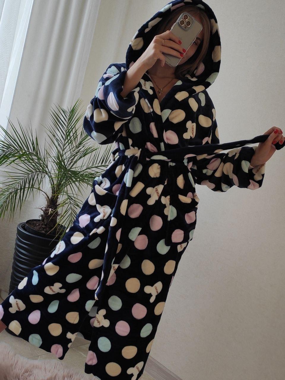 Жіночий домашній теплий затишний довгий плюшевий халат з капюшоном в універсальному розмірі 42-46, фото 1