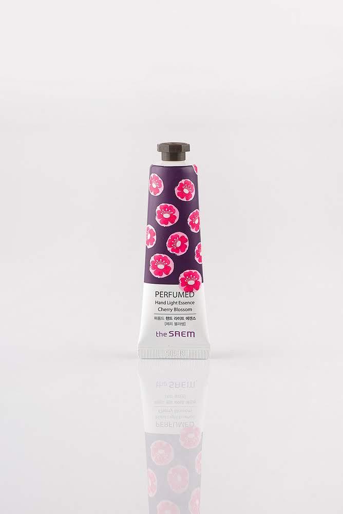 The Saem Perfumed Hand Light Esterry Blossom Парфюмована есенція для рук з екстрактом вишні