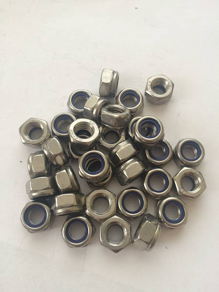 Заказать Гайка Самоконтрящаяся С Нейлоновым Кольцом DIN 985 Аналог.