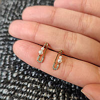 Незвичайні сережки "Шпилька з перлинами в золоті" з ювелірного сплаву - гарний подарунок для дівчини