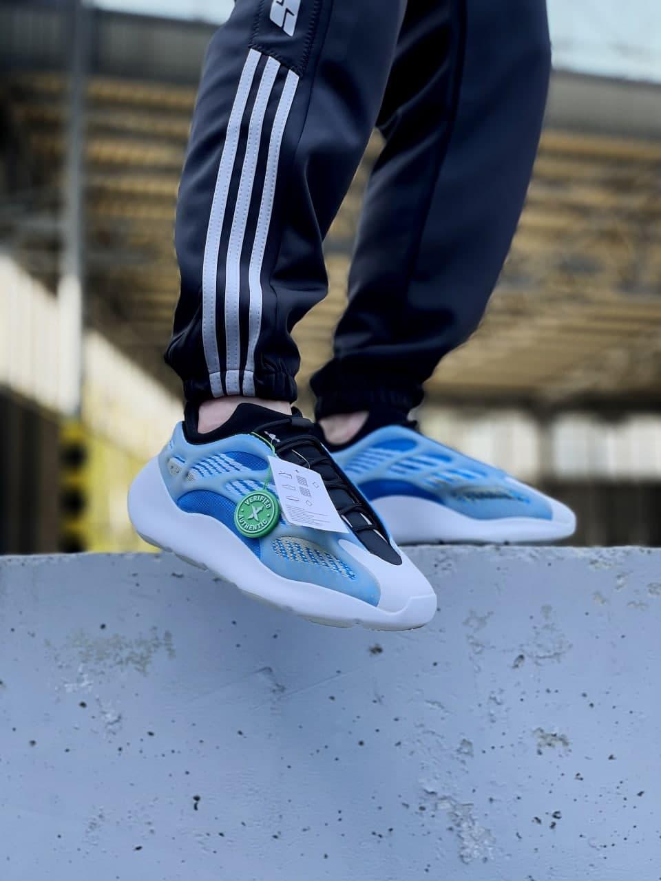 Socks for yeezy 700 deals