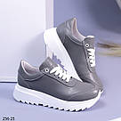 Жіночі кросівки сірого кольору на білій підошві, фото 2