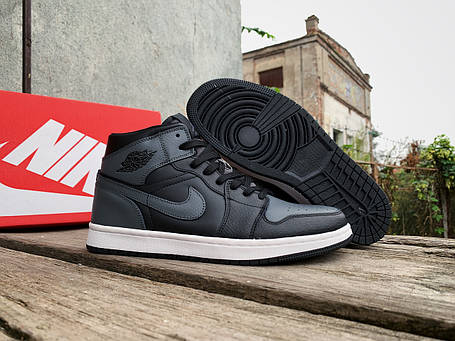 Кросівки чоловічі Nike Air Jordan 1 Retro High Black Grey чорні з сірим, фото 1