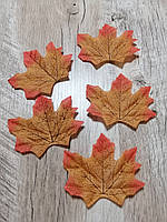 Искусственные кленовые листья 7,5 - 7,5 см. Цвет коричневый