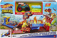 Игровой набор Хот Вилс Приключения на станции Hot Wheels Monster Trucks Blast Station HFB12