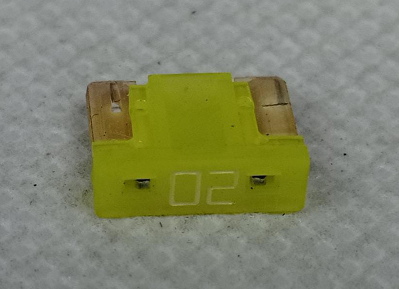 Запобіжник ножовий мікро 20  A PEC (Pacific) Японія