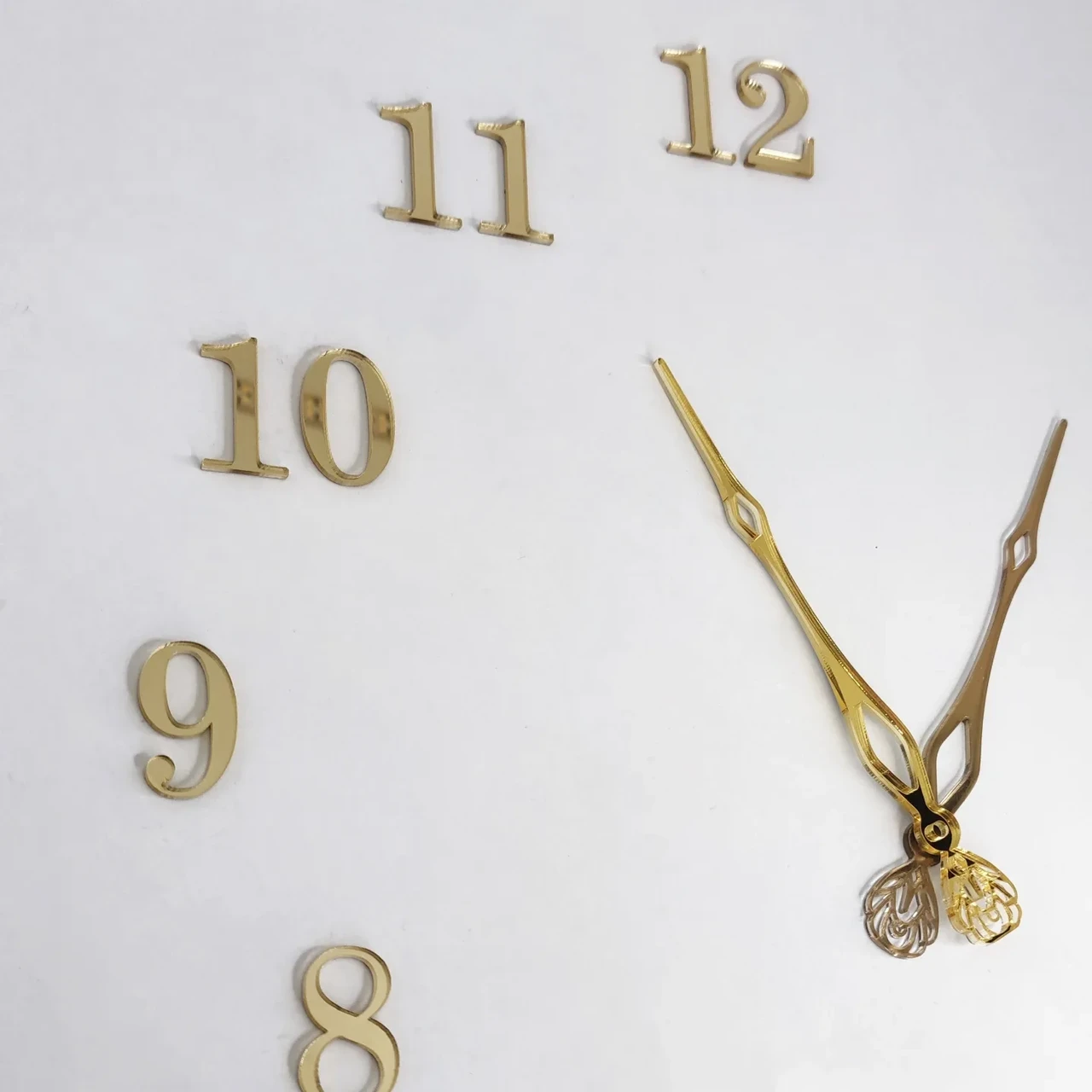 Цифры арабские, акрил, золото.12 шт. Размер на выбор: 30 мм