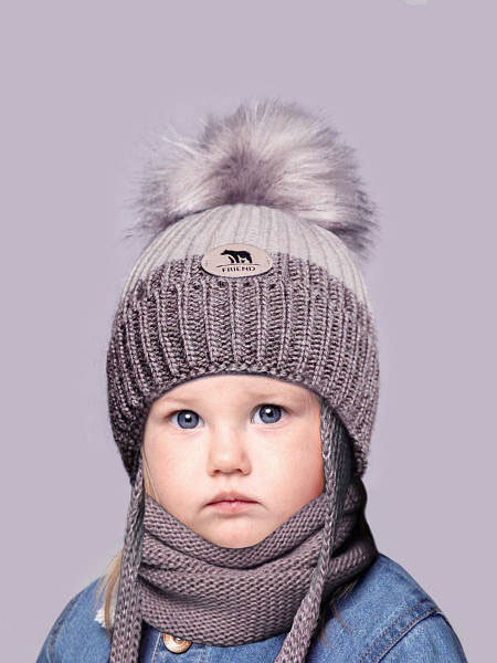 Теплий дитячий набір капучіно-бежевий для дівчинки 1-2-3-4 роки: зимова шапка на флісі з пухнастим помпоном + снуд хомут