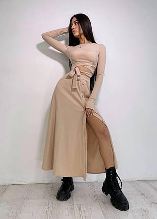 Костюм жіночий модний актуальні кольори топ з довгим рукавом та зав'язками на талії спідниця міді з розрізом Kb1428, фото 1