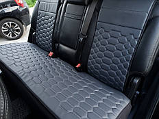 Накидки RINNEKO в салоні автомобіля 12