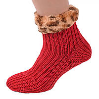 Теплые вязаные носочки красные