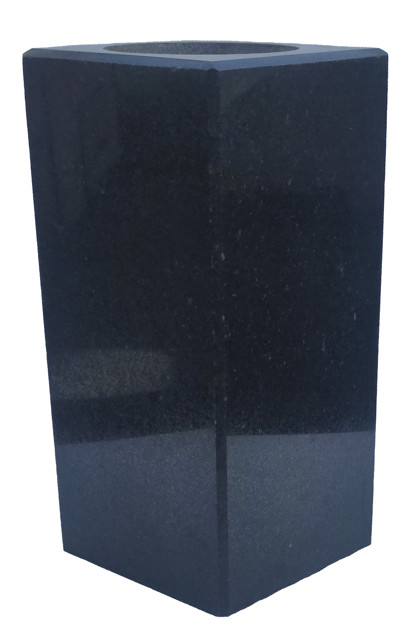 Гранітні вази на цвинтар, памятник з граніту габро,"Куб" 30 см.