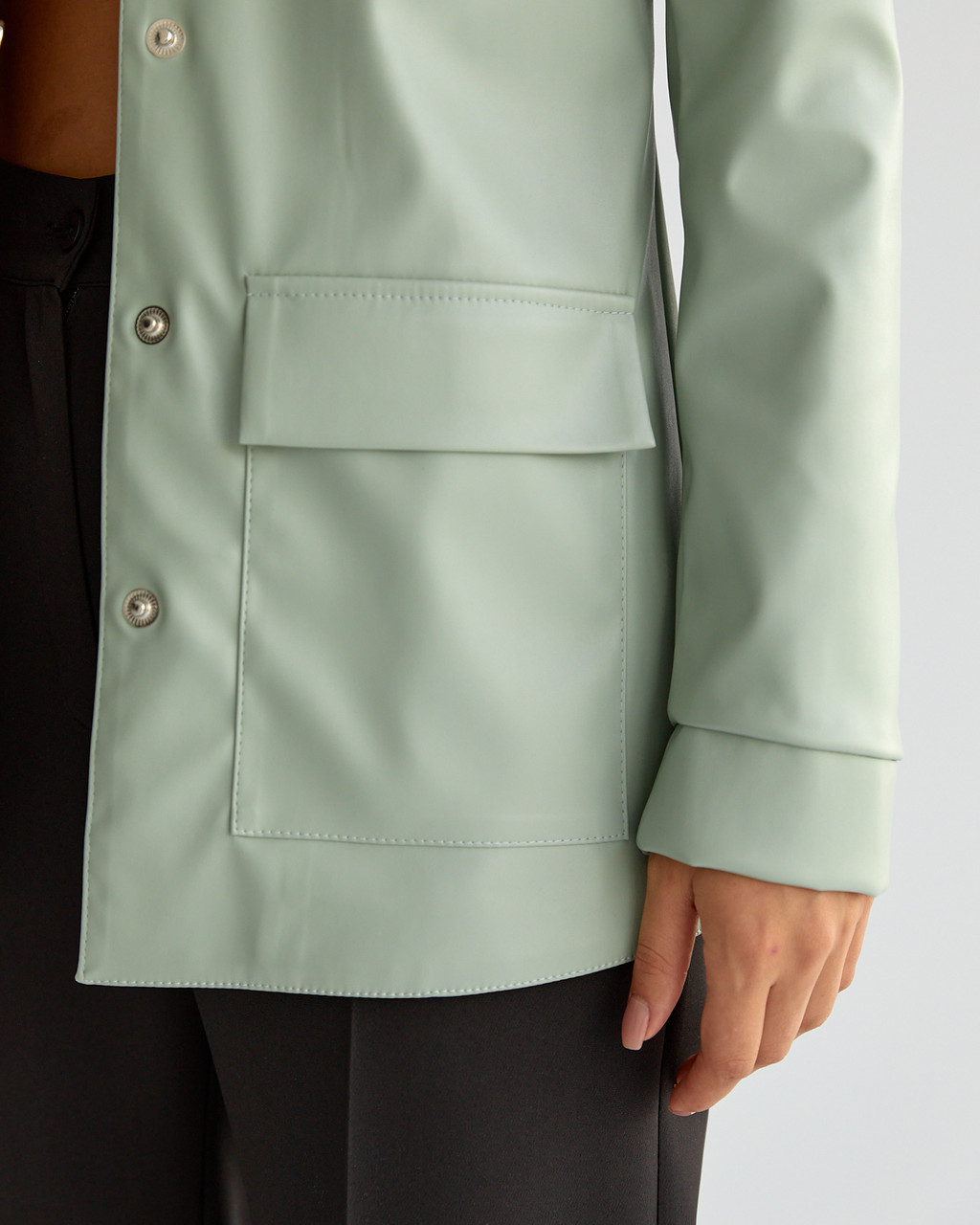 Кожаный женский пиджак фисташковый цвет - фото 3 - id-p1681076947