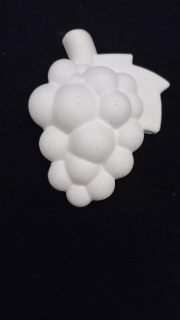 Гіпсова фігурка для фарбування з магнітом "Виноград"