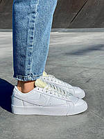 Женские кроссовки Nike Blazer Low 77 Vintage Leather White (белые) модные короткие кеды L0599 топ