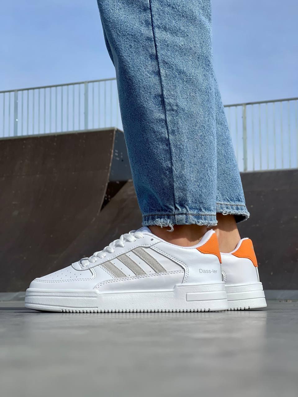 Женские кроссовки Adidas Dass-ler White Beige Orange (белые) демисезонные крутые низкие кеды L0632 топ - фото 2 - id-p1681412159