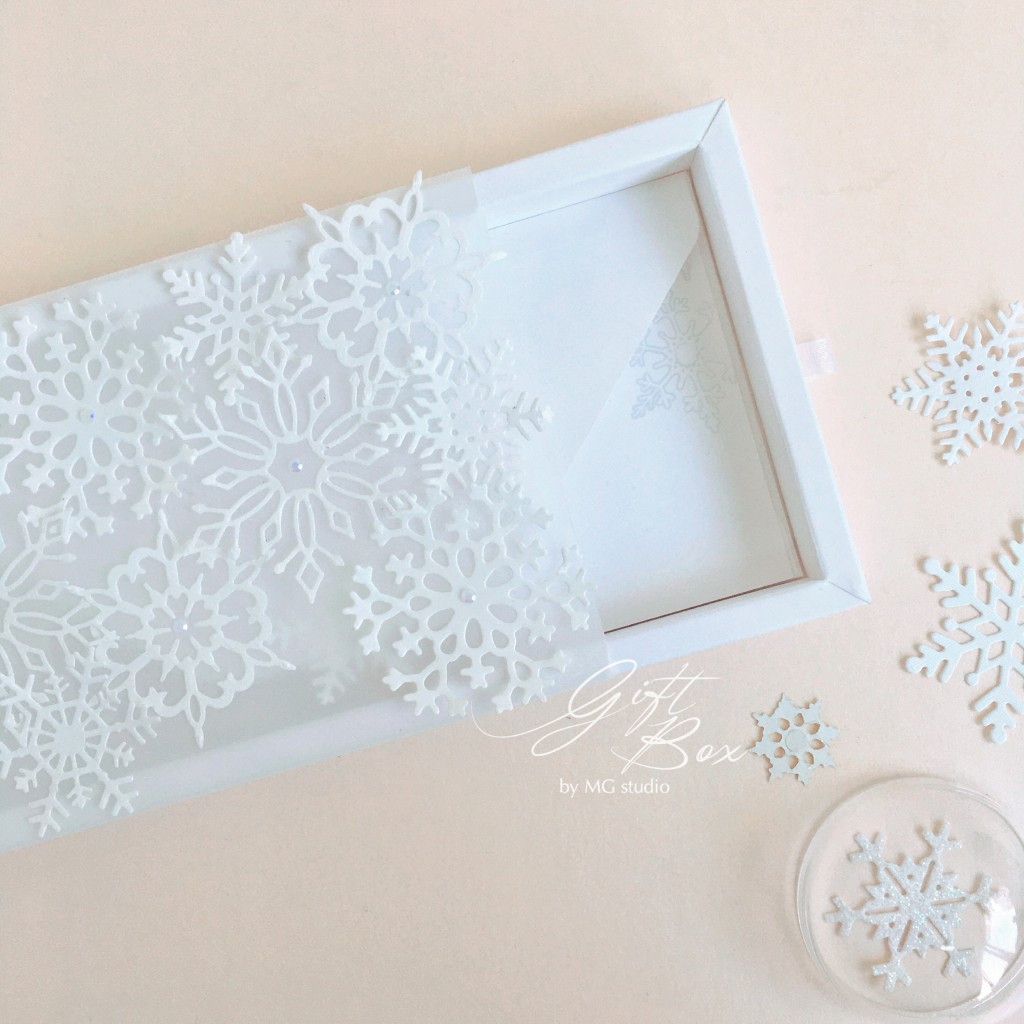 Gift box Snowy белый Рождественская открытка с конвертом внутри - фото 6 - id-p1681834097